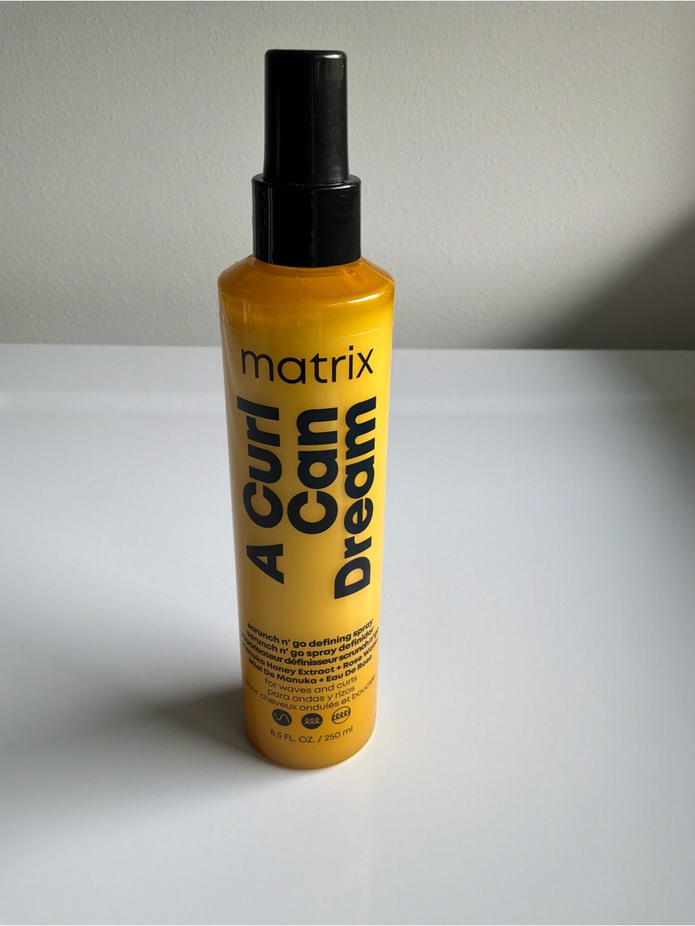 Matrix A Curl Can Dream Scrunch + Go Defining Spray 8.5 Fl Oz.
